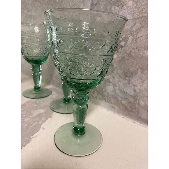 Mikasa Tender Leaves Green Wine Goblet Glass 6.75" Tall 9 OZ Lot of 4 - Picture 3 of 5